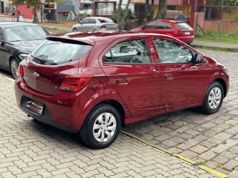 CHEVROLET - ONIX - 2018/2018 - Vermelha - R$ 54.900,00