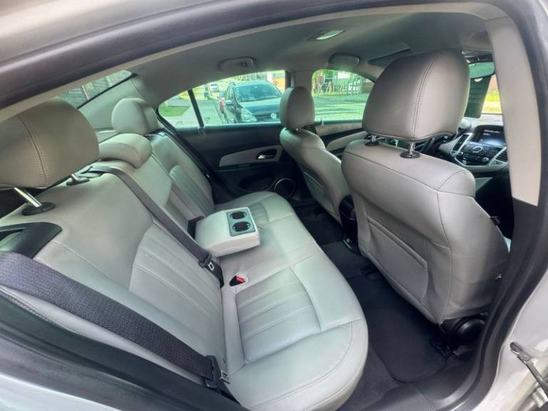 CHEVROLET - CRUZE - 2014/2014 - Prata - R$ 61.900,00
