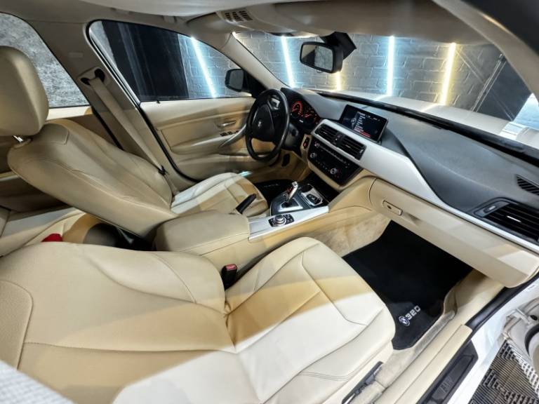 BMW - 320I - 2014/2014 - Branca - R$ 96.900,00