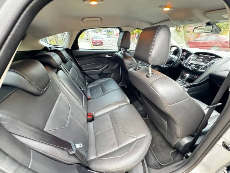 FORD - FOCUS - 2016/2016 - Prata - R$ 64.900,00