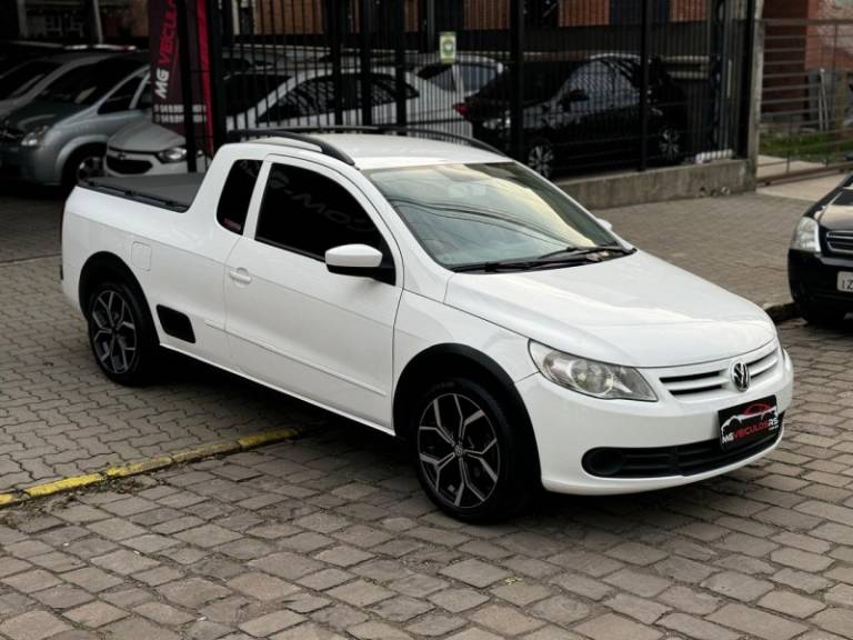 VOLKSWAGEN - SAVEIRO - 2013/2013 - Branca - R$ 49.500,00