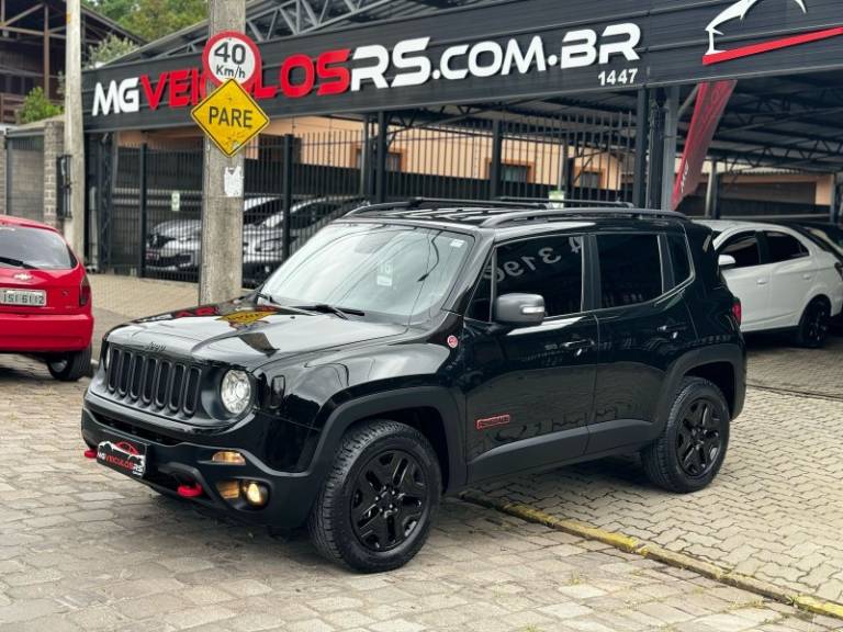 JEEP - RENEGADE - 2016/2016 - Preta - R$ 86.900,00