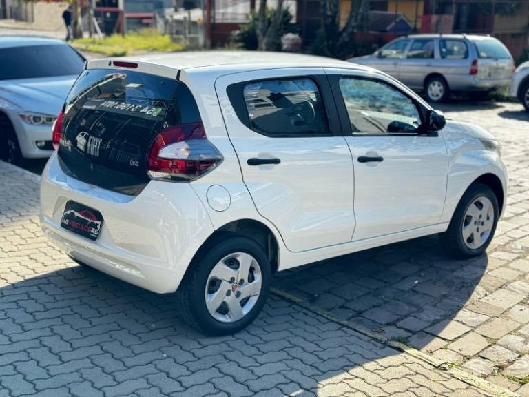 FIAT - MOBI - 2019/2019 - Branca - R$ 45.900,00