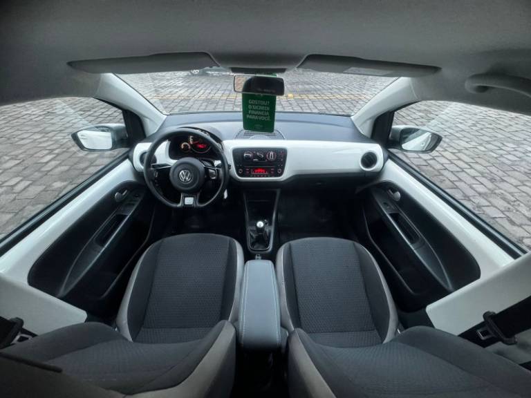 VOLKSWAGEN - UP - 2016/2016 - Branca - R$ 46.900,00