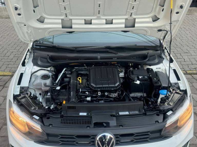 VOLKSWAGEN - POLO - 2023/2023 - Branca - R$ 69.900,00