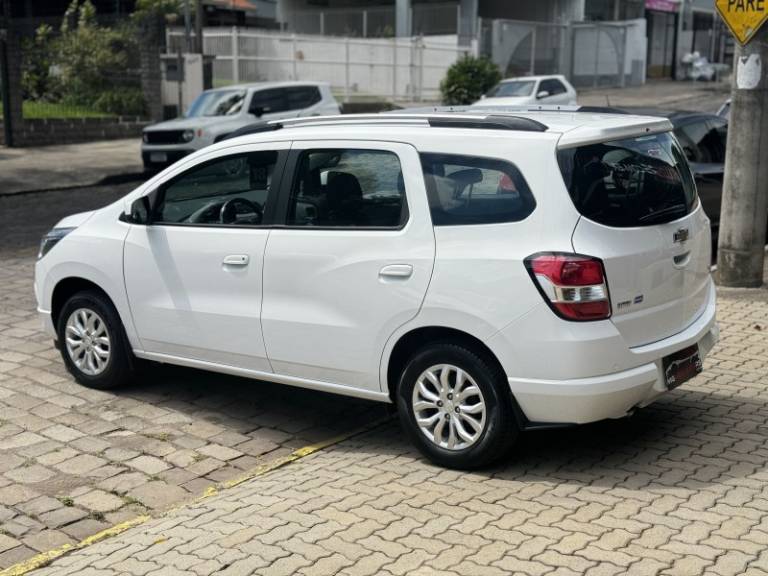 CHEVROLET - SPIN - 2018/2018 - Branca - R$ 67.900,00
