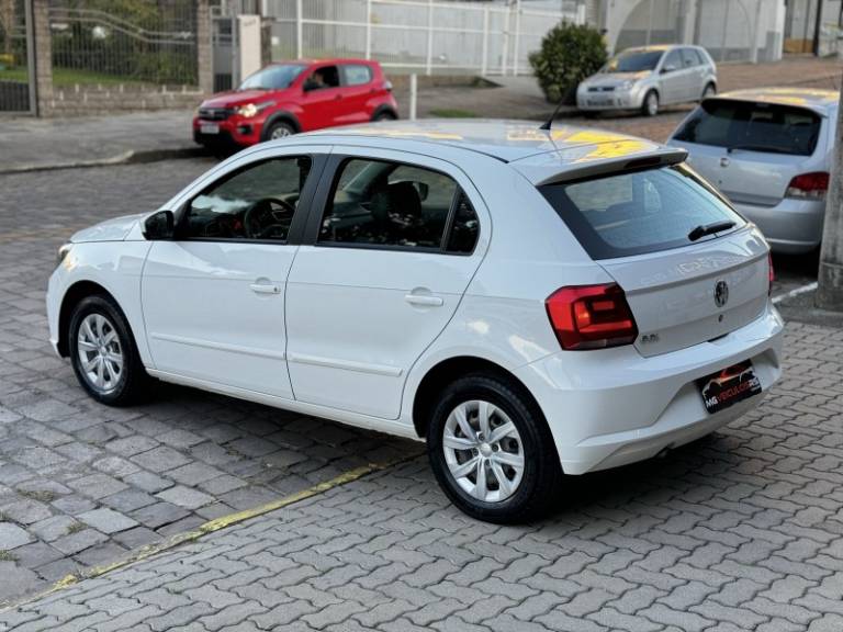 VOLKSWAGEN - GOL - 2022/2022 - Branca - R$ 53.500,00