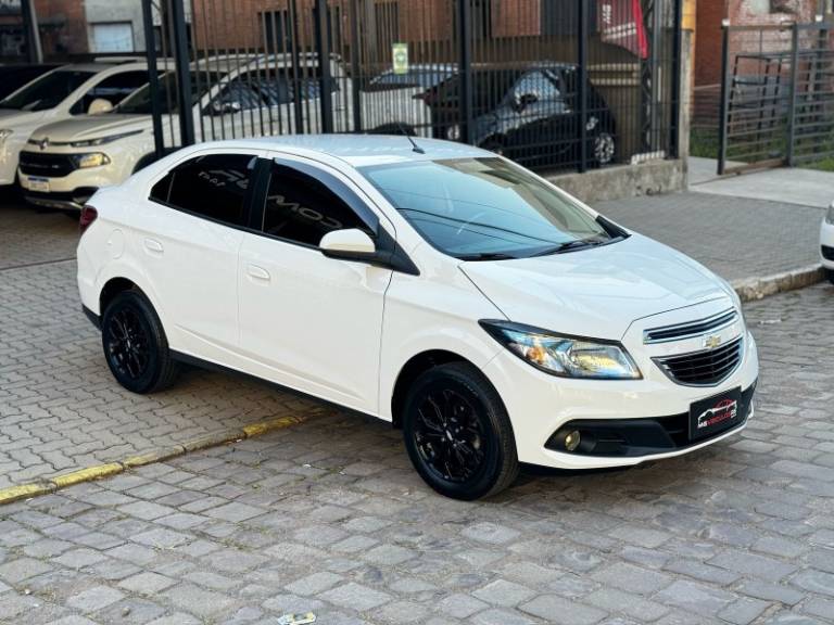 CHEVROLET - PRISMA - 2013/2013 - Branca - R$ 46.900,00