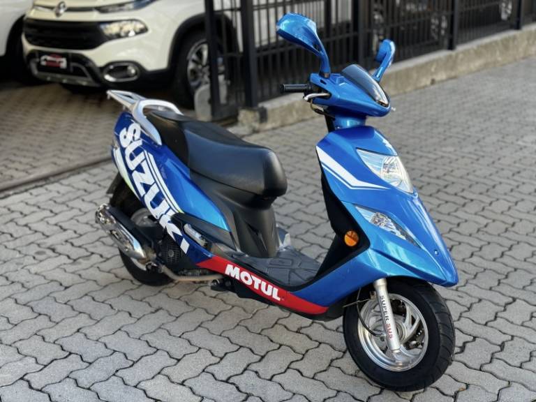 SUZUKI - AN125 BURGMAN - 2012/2012 - Azul - R$ 8.900,00