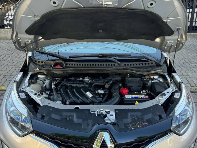 RENAULT - CAPTUR - 2018/2018 - Prata - R$ 75.900,00