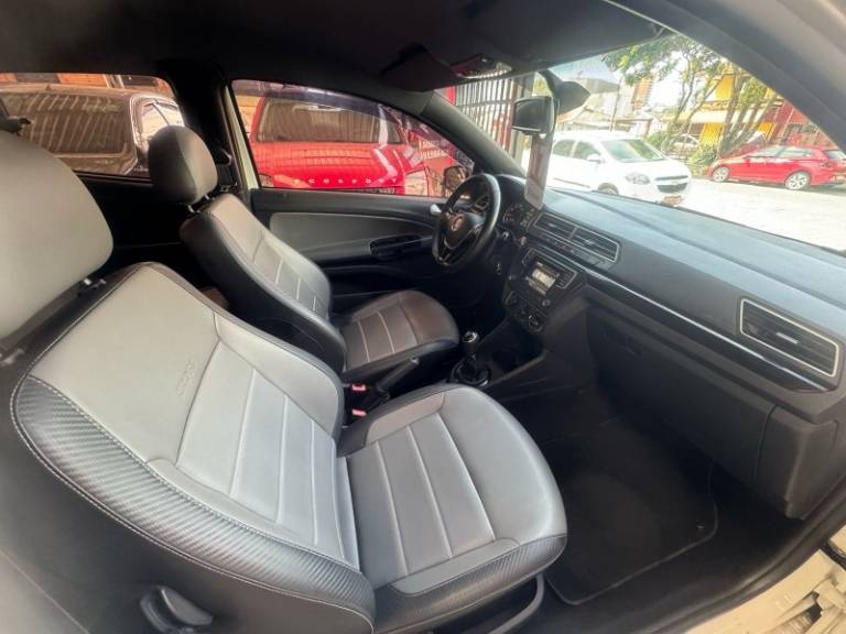 VOLKSWAGEN - SAVEIRO - 2017/2017 - Branca - R$ 79.900,00