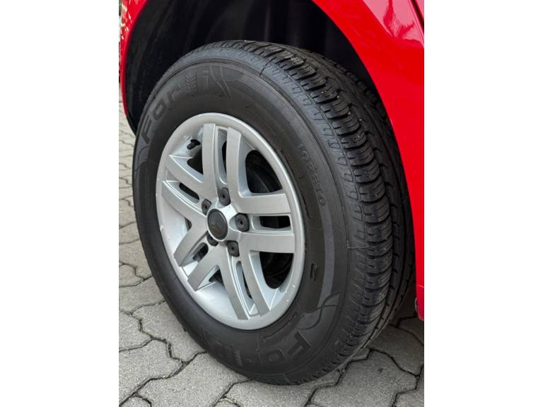 VOLKSWAGEN - FOX - 2010/2010 - Vermelha - R$ 28.900,00
