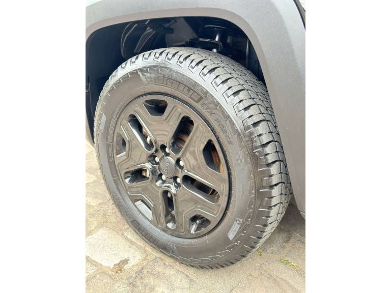 JEEP - RENEGADE - 2016/2016 - Preta - R$ 86.900,00