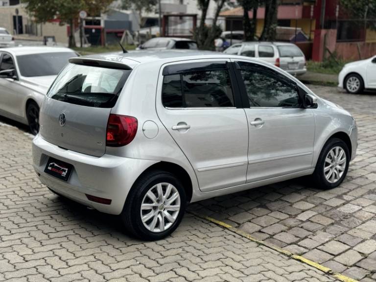 VOLKSWAGEN - FOX - 2013/2014 - Prata - R$ 34.900,00