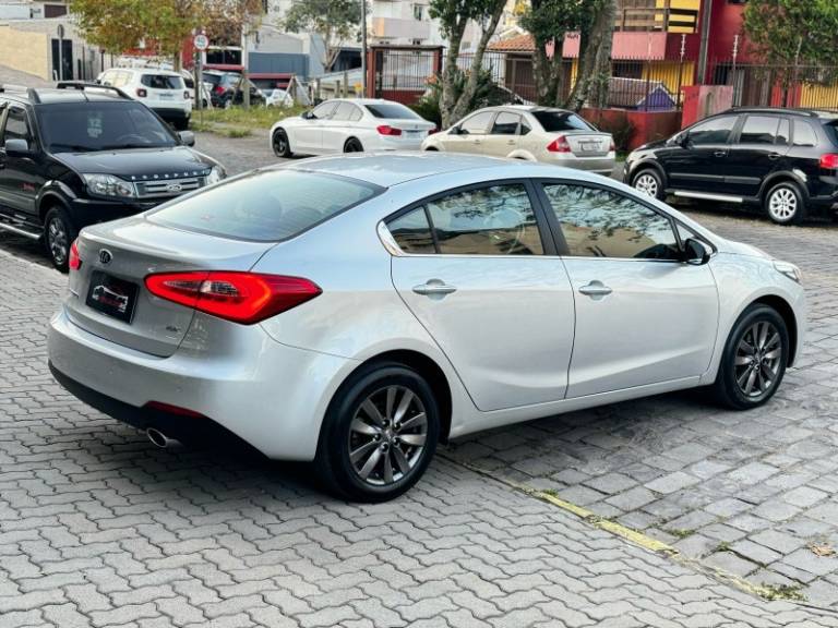KIA MOTORS - CERATO - 2014/2014 - Prata - R$ 62.900,00