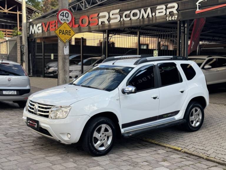 RENAULT - DUSTER - 2015/2015 - Branca - R$ 54.900,00