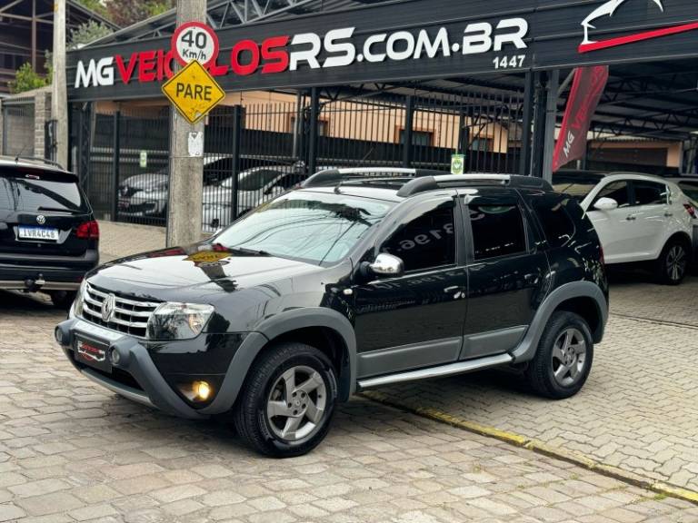 RENAULT - DUSTER - 2013/2013 - Preta - R$ 53.900,00