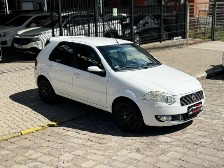 FIAT - PALIO - 2010/2010 - Branca - R$ 34.900,00