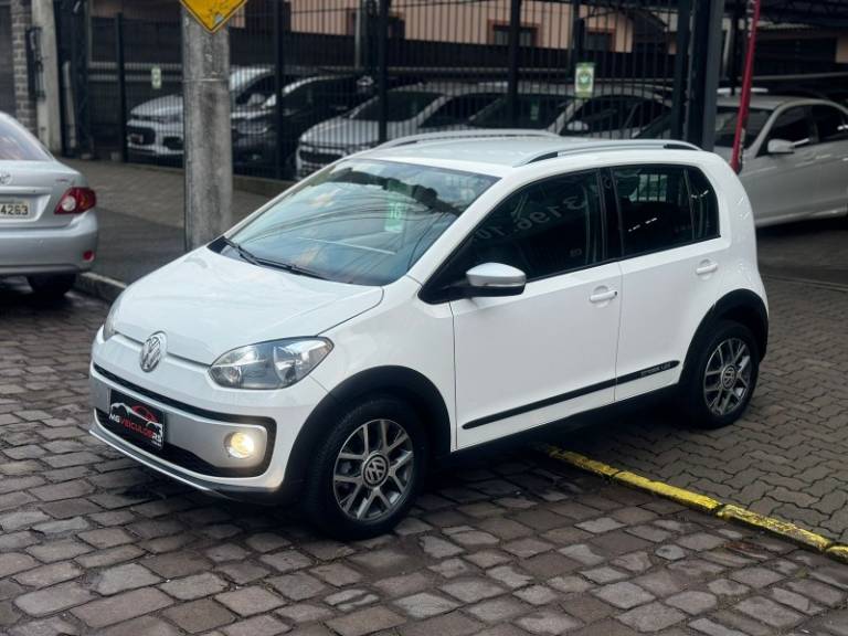 VOLKSWAGEN - UP - 2016/2016 - Branca - R$ 46.900,00