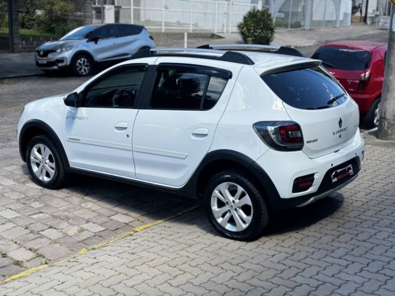 RENAULT - SANDERO - 2015/2015 - Branca - R$ 44.900,00