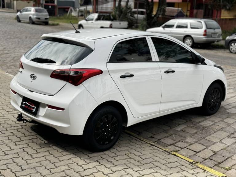 HYUNDAI - HB20 - 2017/2017 - Branca - R$ 48.500,00