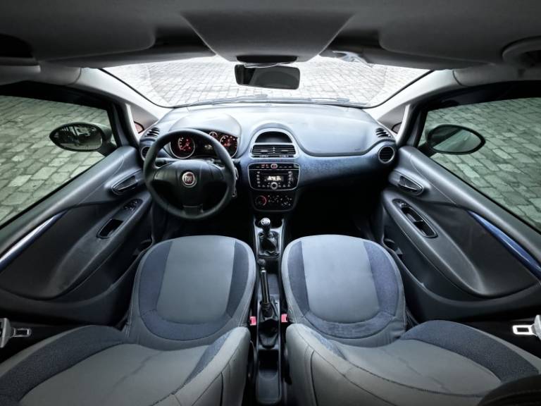 FIAT - PUNTO - 2013/2013 - Prata - R$ 37.900,00